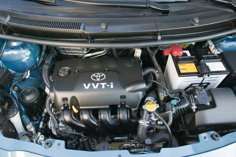 2008 Toyota Yaris Hatchback 1 5l 4 Cylinder Engine Picture Pic Image